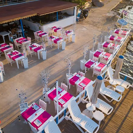 Akyali Boutique