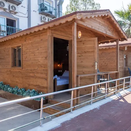Akyali Boutique Hotel فندق *